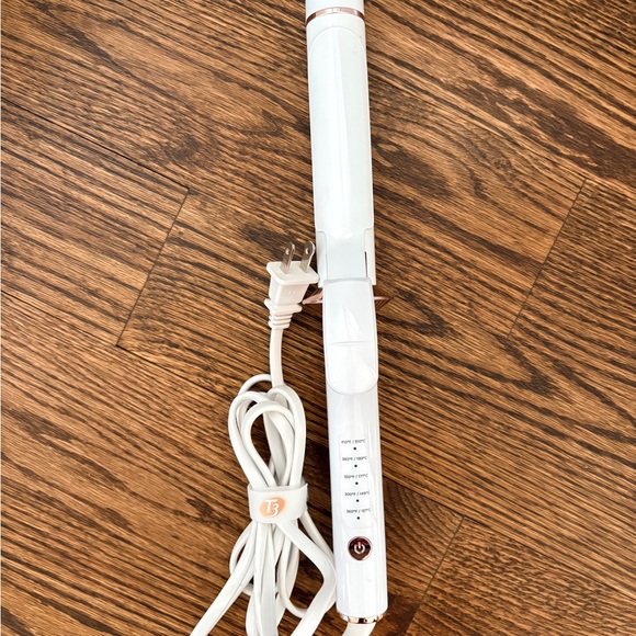 T3 Micro • White Rose Gold • SinglePass Curl • 1.25" • #77581 • CERAMIC • SLEEK - Picture 2 of 4